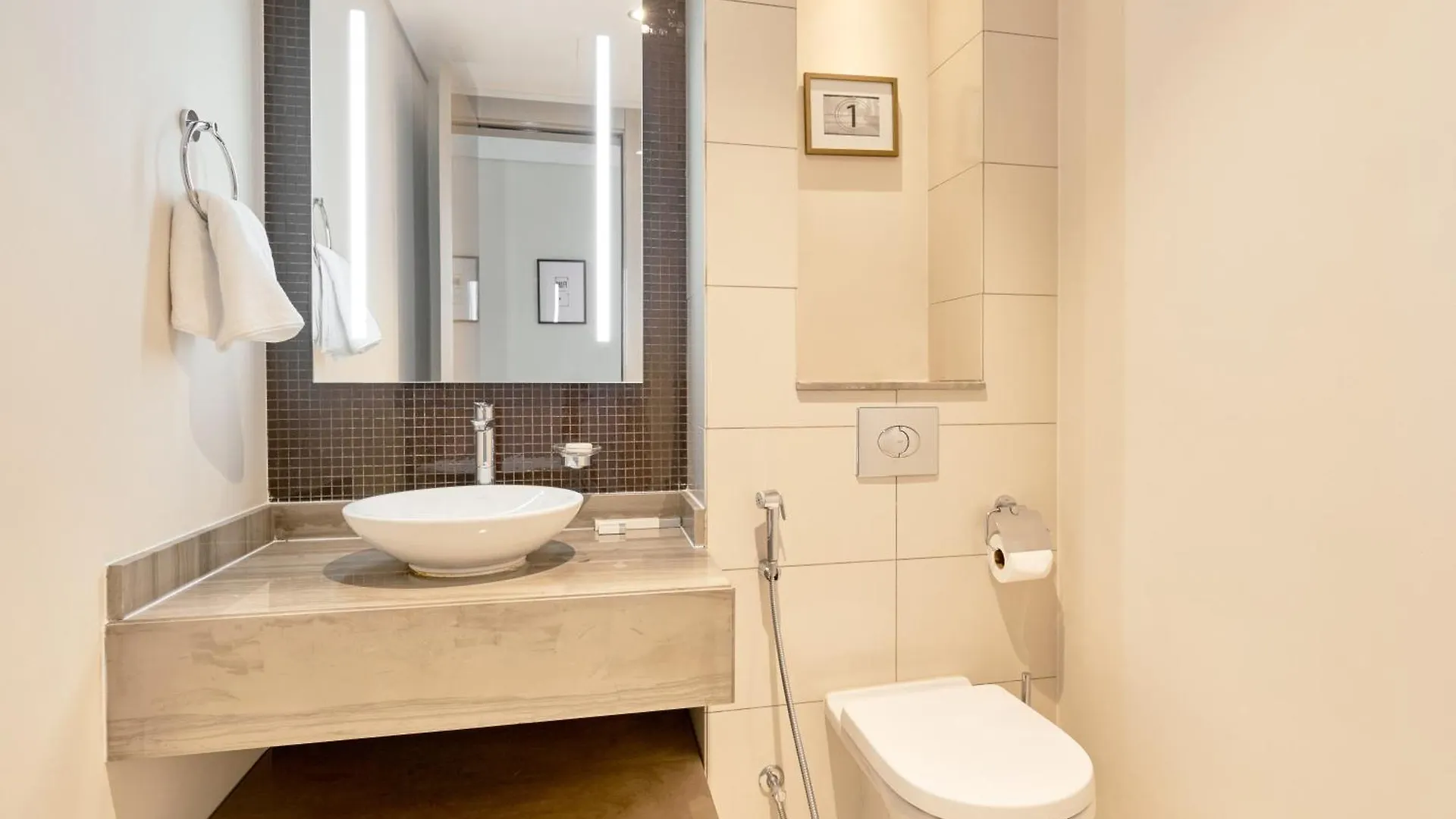 Spacious 3Bhk In Paramount Tower B With Stunning Views-6204 Dubai Apartment