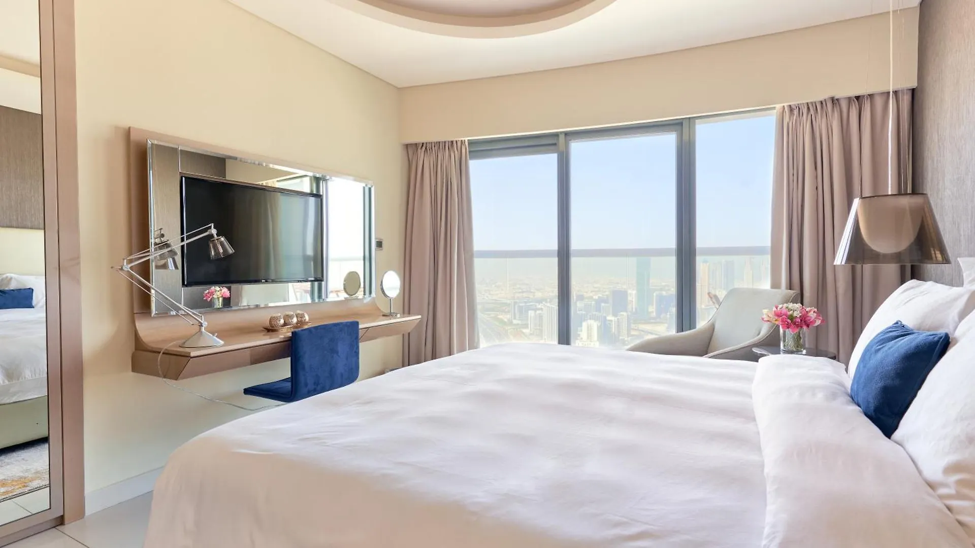 Spacious 3Bhk In Paramount Tower B With Stunning Views-6204 Dubai Apartment